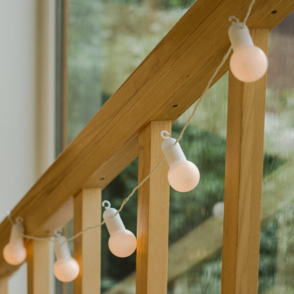 LED-lempuciu-girlianda-balta-lauko-vidaus-HOOKY-WH-8-2